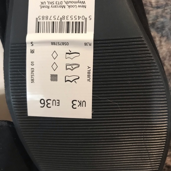 ASOS Black Flats - Picture 3 of 4